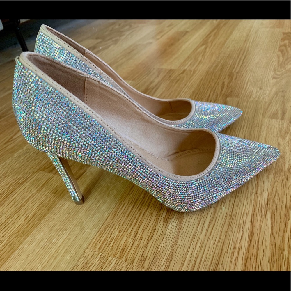 HOLOGRAM HEELS